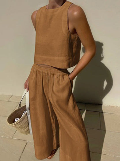Effortlessly Elegant Pants with a Timeless Design