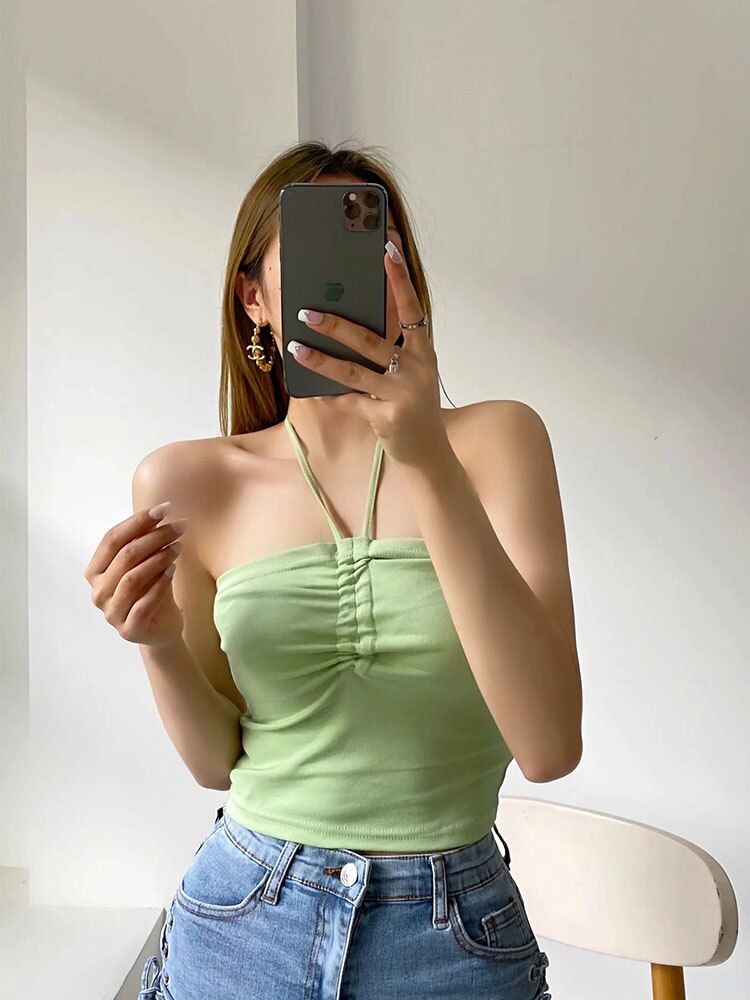 Beautifully Finished Top in a Timeless Design