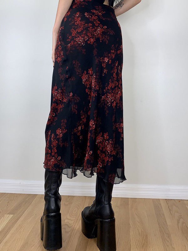 Sophisticated Garment with a Clean Classic Look