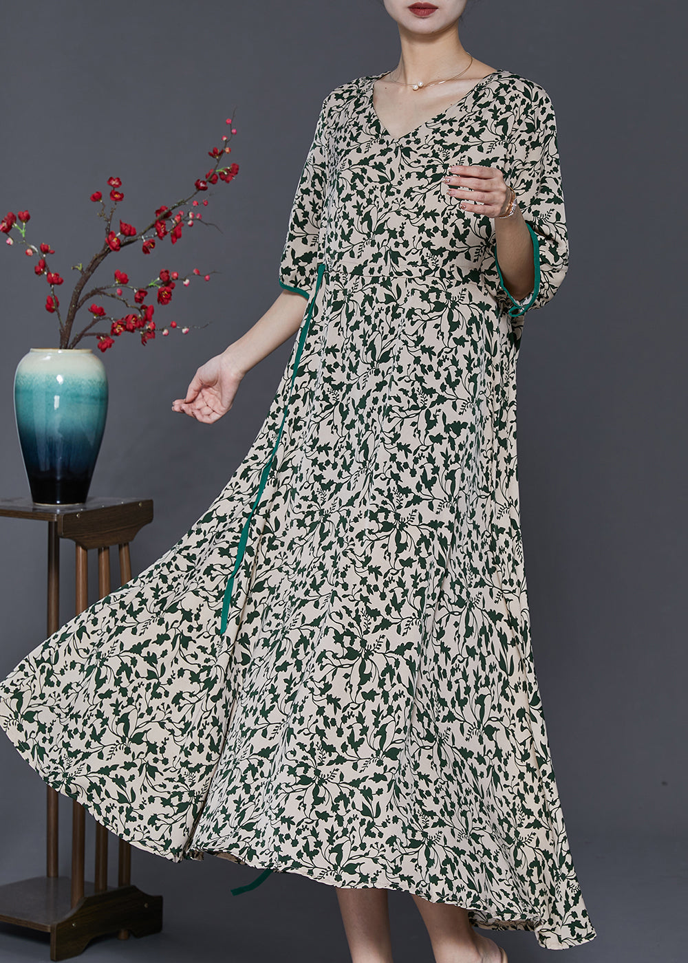 Well Tailored Dress with a Graceful Silhouette