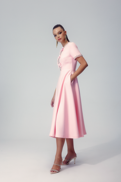 Classic Vintage Dress with a Flattering Fit
