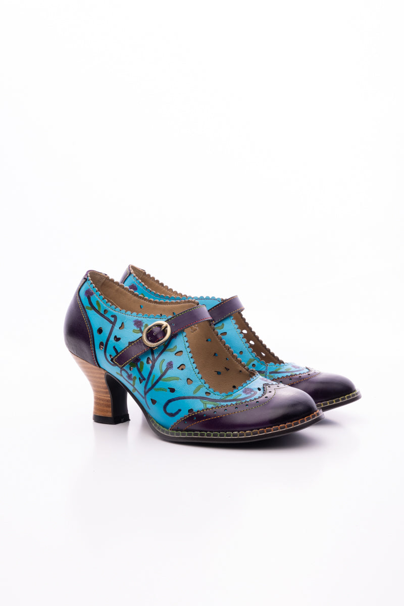 Beautifully Finished Garment in a Timeless Design