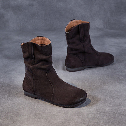 Effortlessly Elegant Boots with a Timeless Design