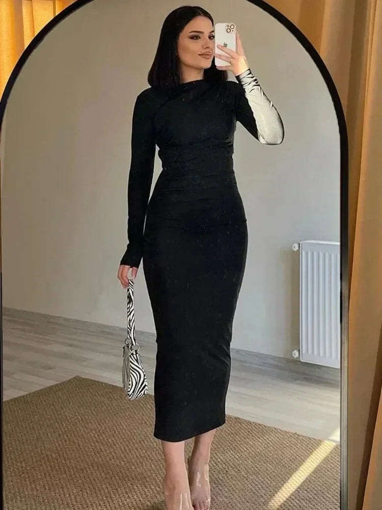 Classic Vintage Dress with a Flattering Fit