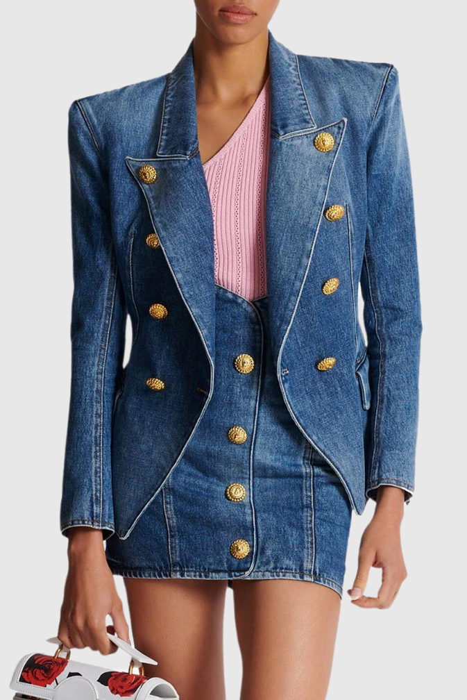 Effortlessly Elegant Jacket with a Timeless Design