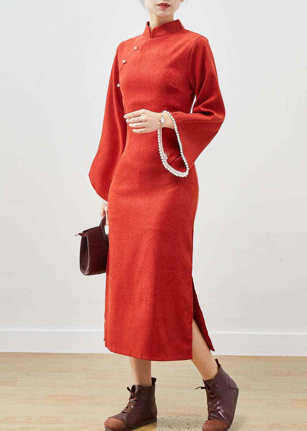 Well Tailored Dress with a Graceful Silhouette