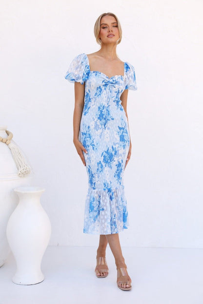 Gracefully Styled Dress for Any Occasion