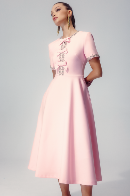 Classic Vintage Dress with a Flattering Fit