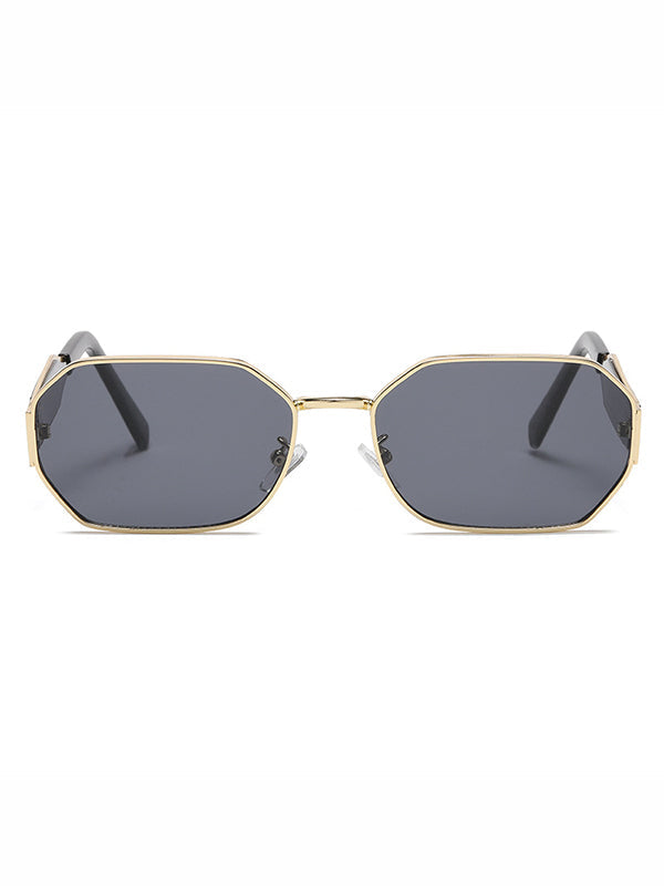 Sophisticated Garment with a Clean Classic Look