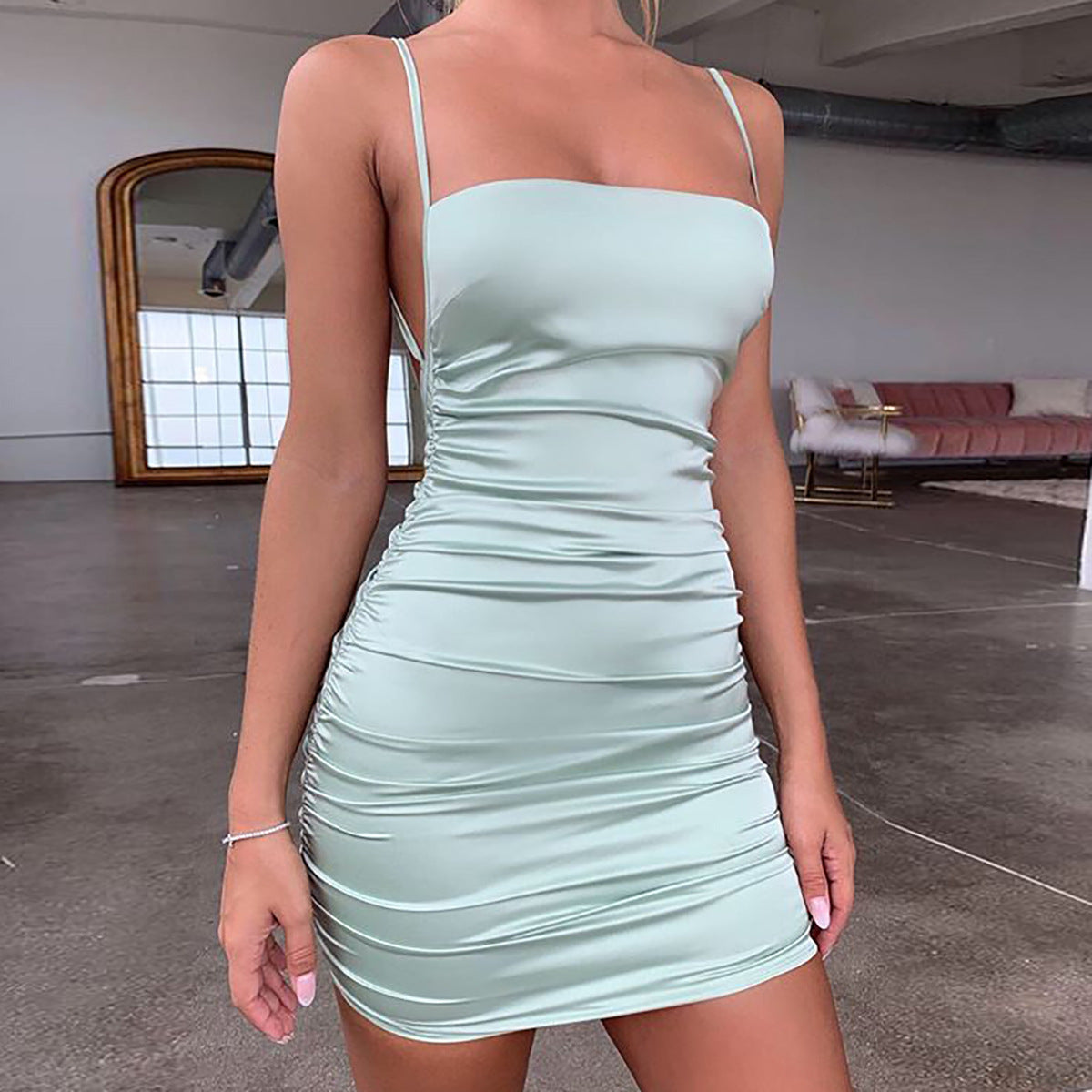 Effortlessly Elegant Dress with a Timeless Design