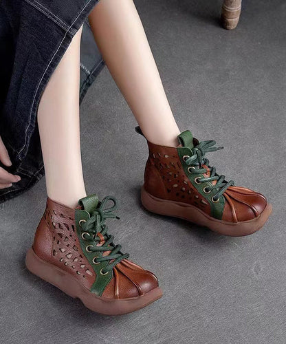 Effortlessly Elegant Boots with a Timeless Design