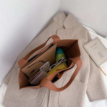 Beautifully Finished Bag in a Timeless Design
