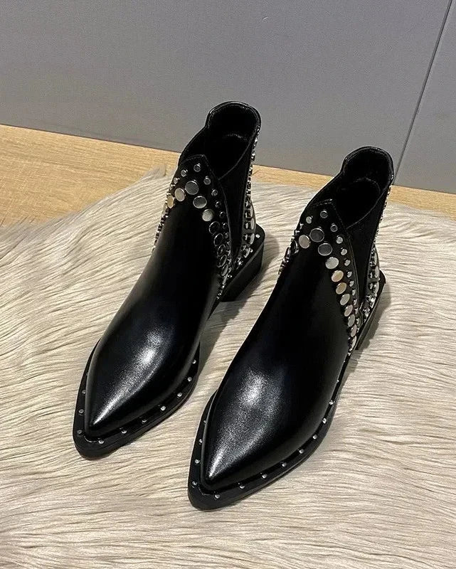 Classic Vintage Boots with a Flattering Fit