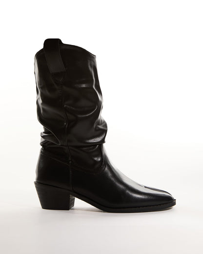 Well Tailored Boots with a Graceful Silhouette