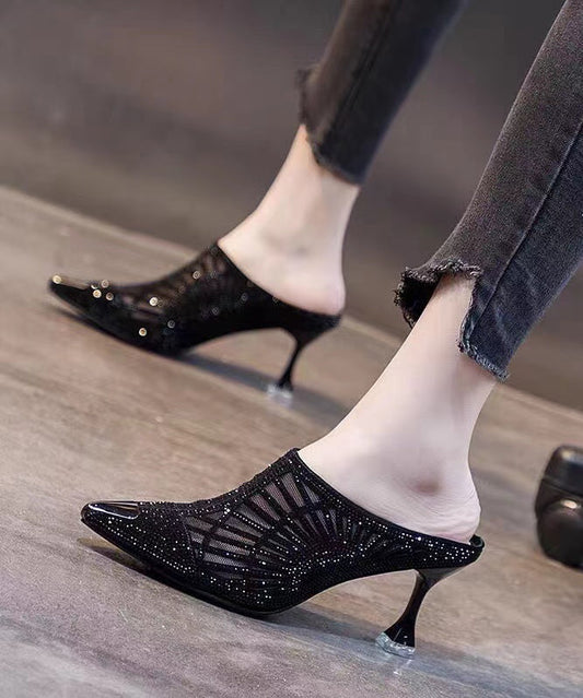 Well Tailored Heels with a Graceful Silhouette