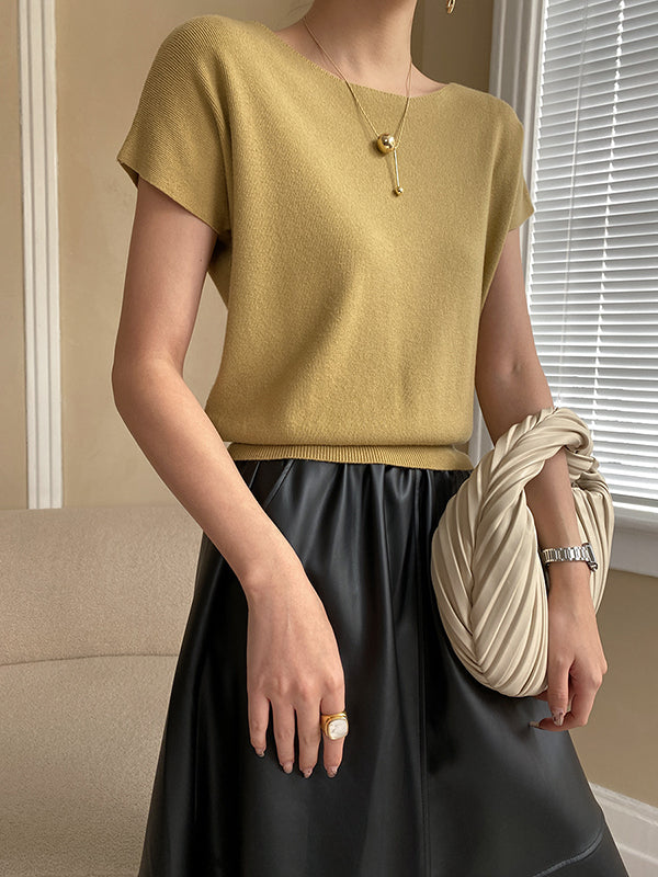 A Vintage Style Pullover with Delicate Timeless Details