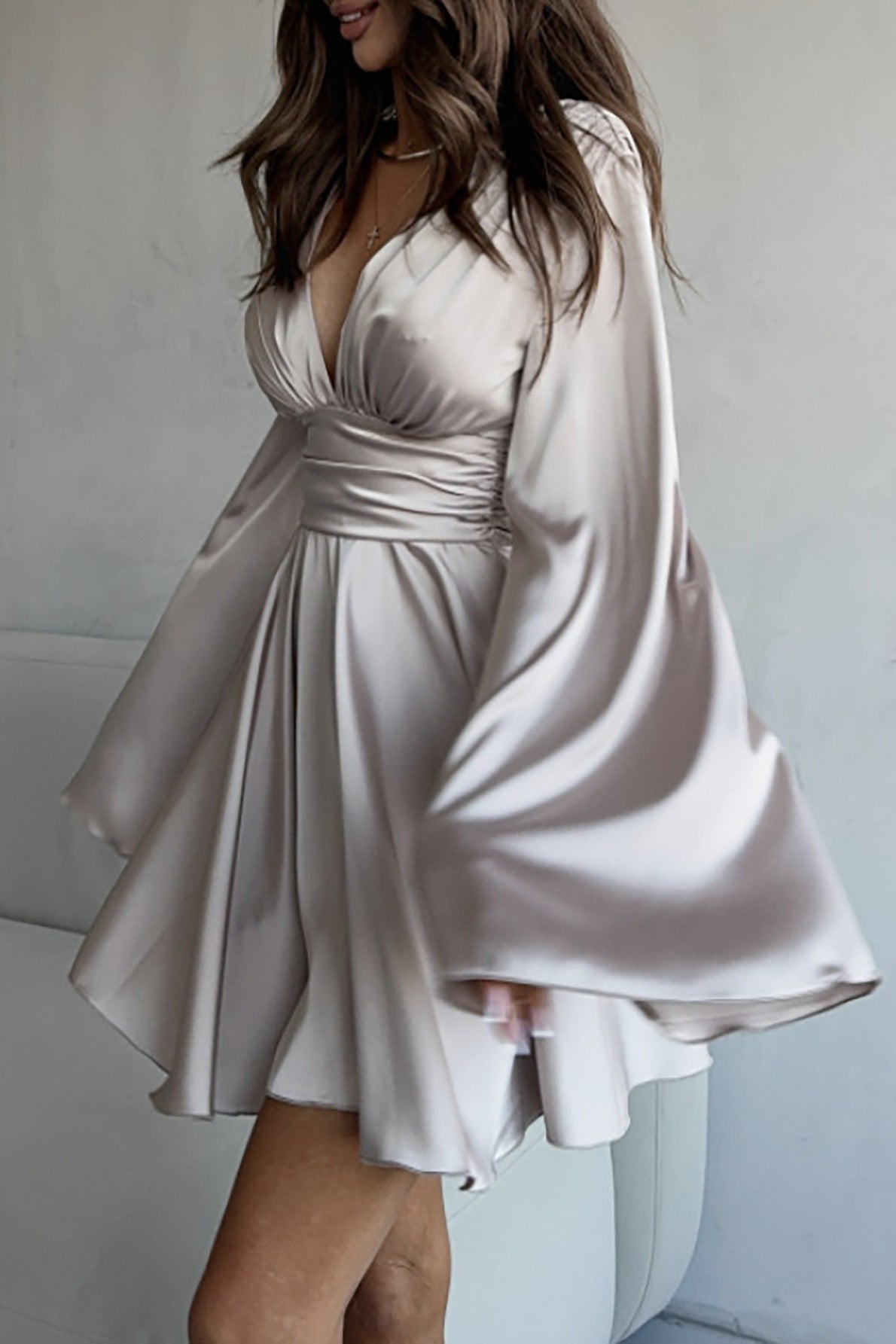 Beautifully Finished Dress in a Timeless Design