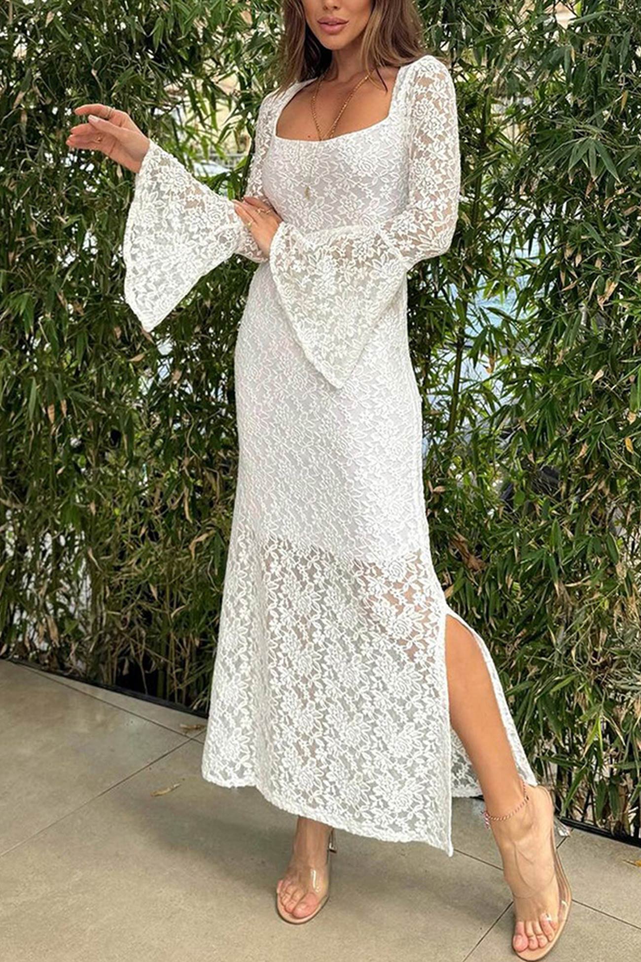 Beautifully Crafted Dress in a Classic Style