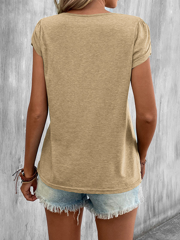 Effortlessly Elegant T-Shirt with a Timeless Design