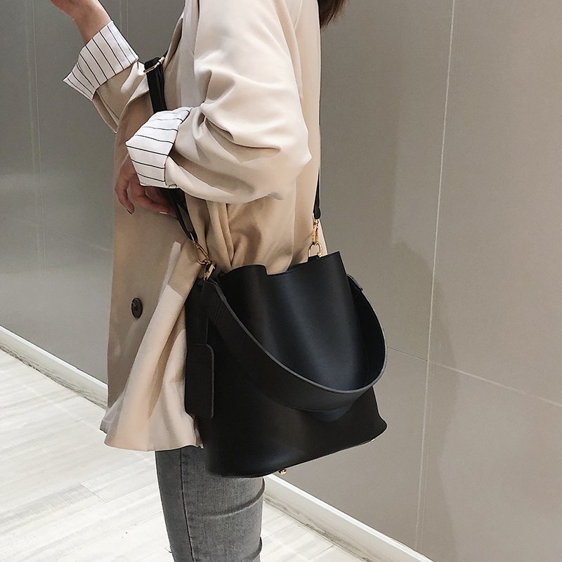 Polished Bag with an Effortless Classic Look