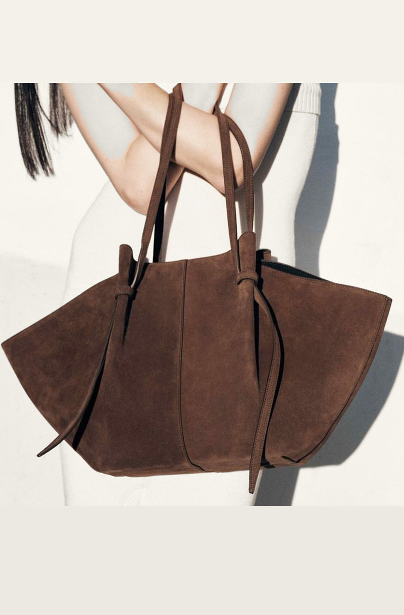 A Vintage Style Bag with Delicate Timeless Details