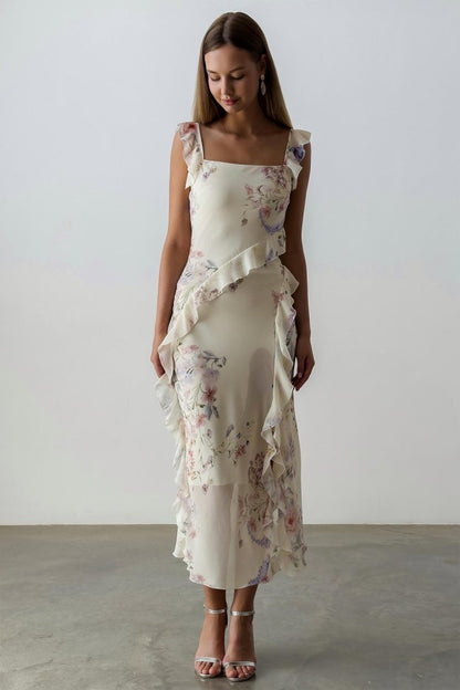 Gracefully Styled Dress for Any Occasion