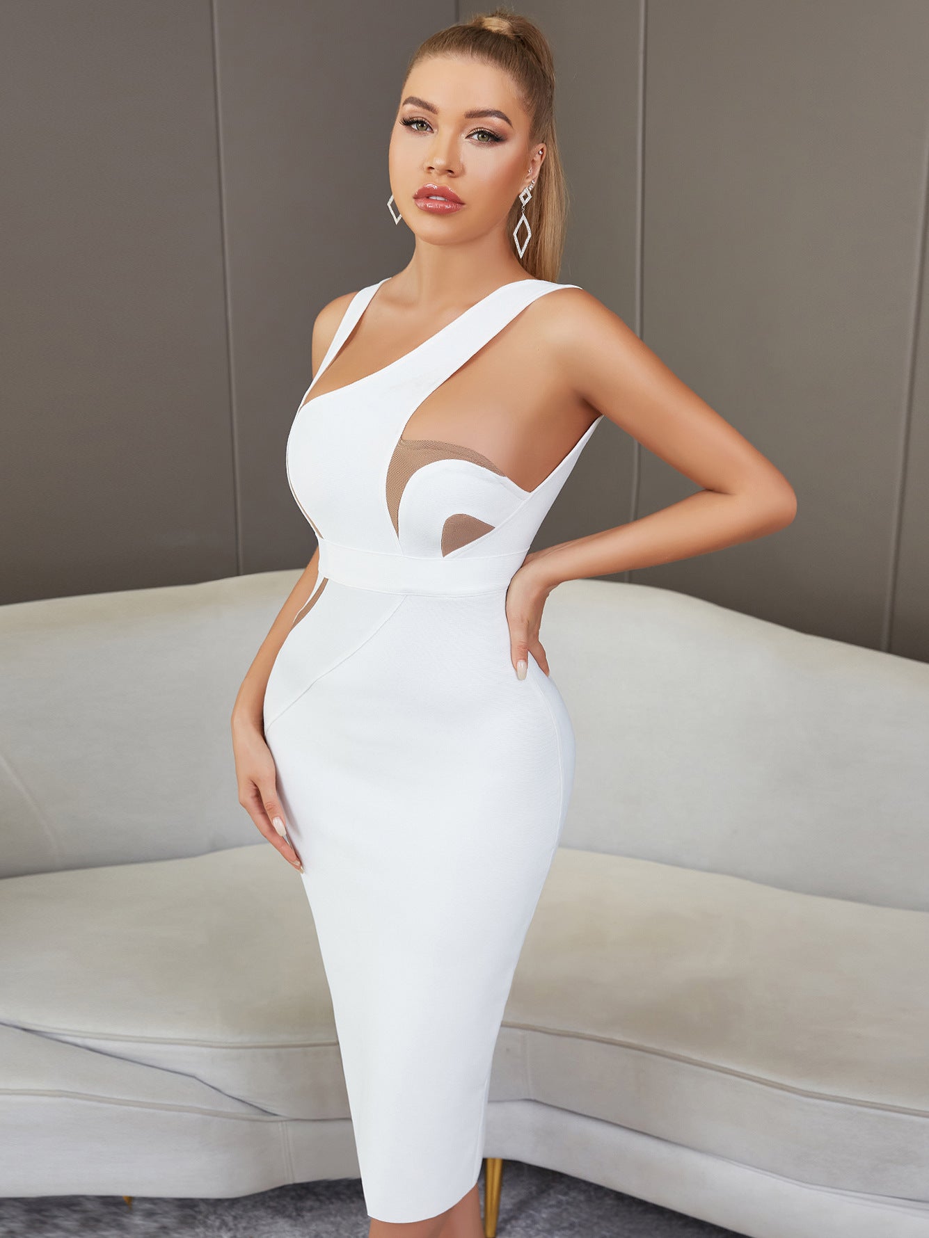 Gracefully Styled Dress for Any Occasion