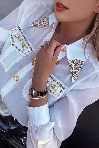 Well Tailored Top with a Graceful Silhouette