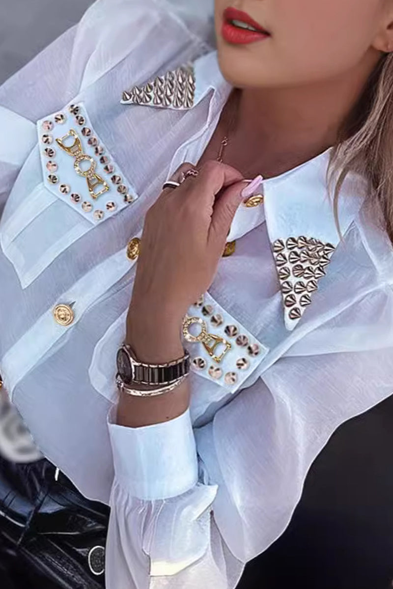 Well Tailored Top with a Graceful Silhouette