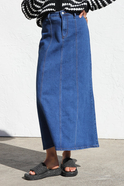 Gracefully Styled Garment for Any Occasion