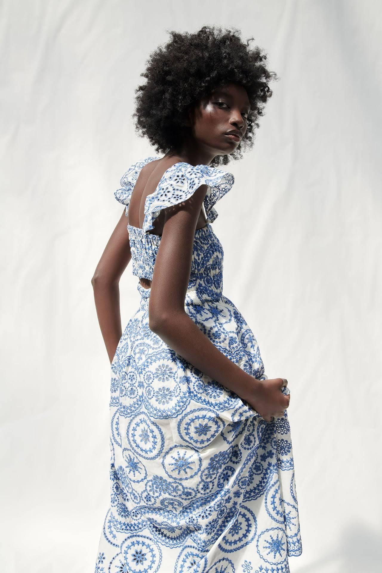 Well Tailored Dress with a Graceful Silhouette