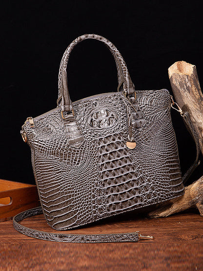 Gracefully Styled Bag for Any Occasion