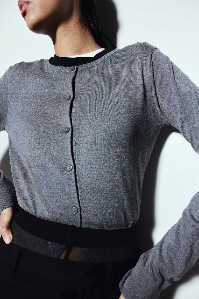 Well Tailored Cardigan with a Graceful Silhouette