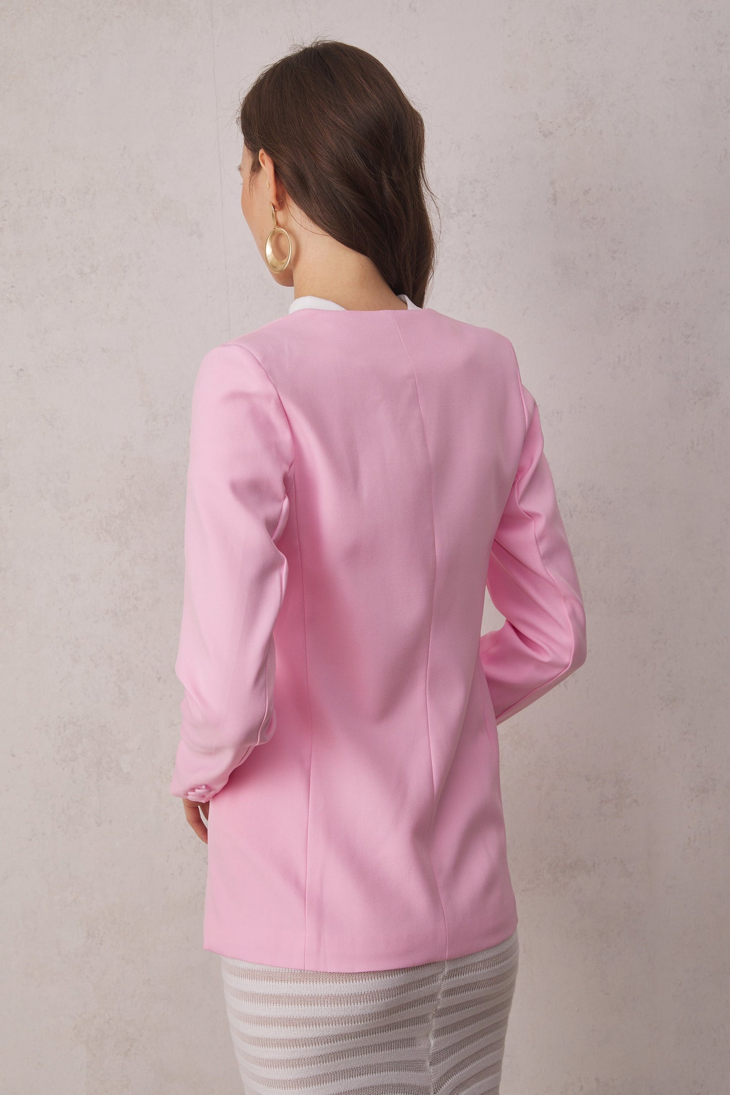Effortlessly Elegant Garment with a Timeless Design