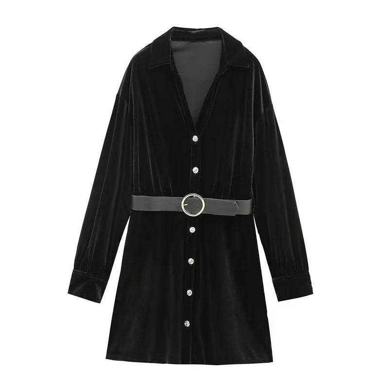Well Tailored Dress with a Graceful Silhouette