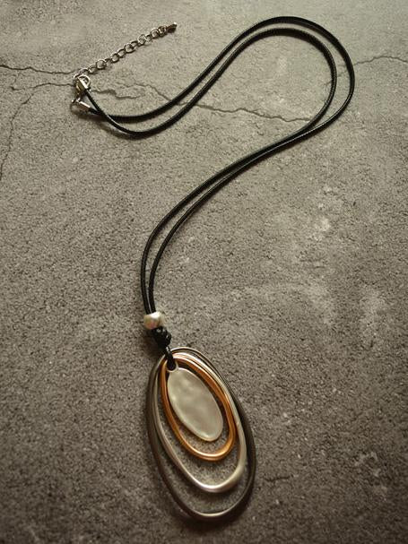 Effortlessly Elegant Garment with a Timeless Design