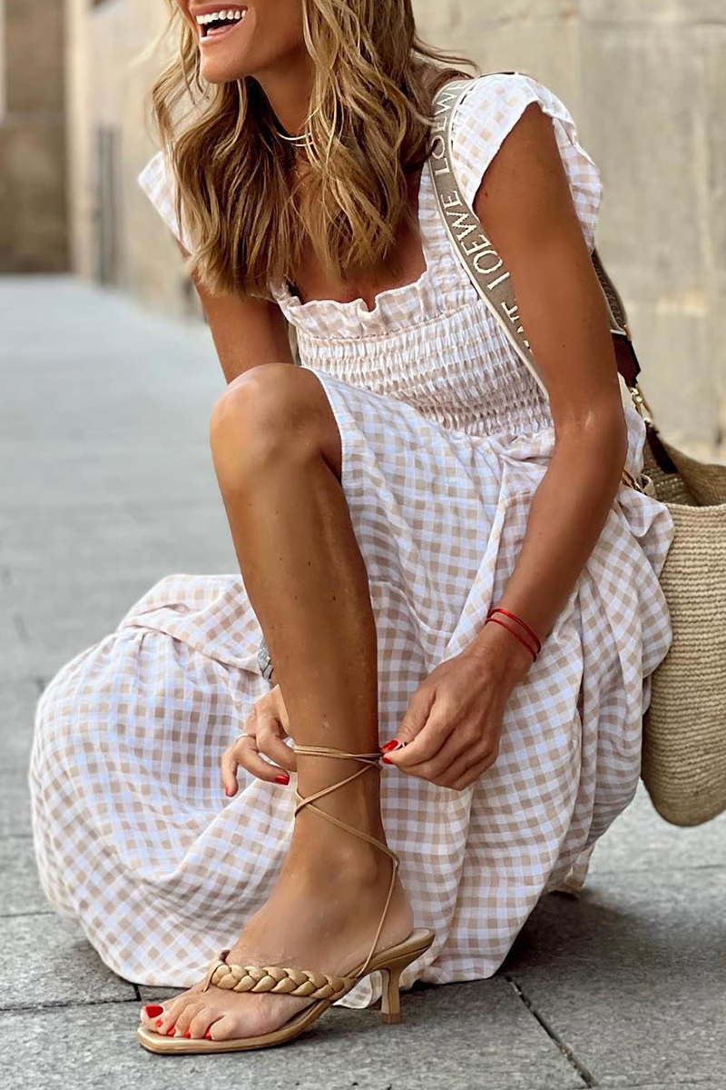 Classic Vintage Dress with a Flattering Fit