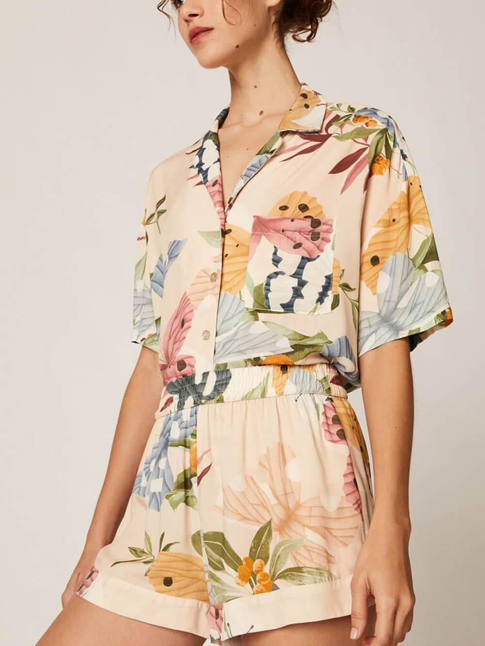 Well Tailored Shirt with a Graceful Silhouette
