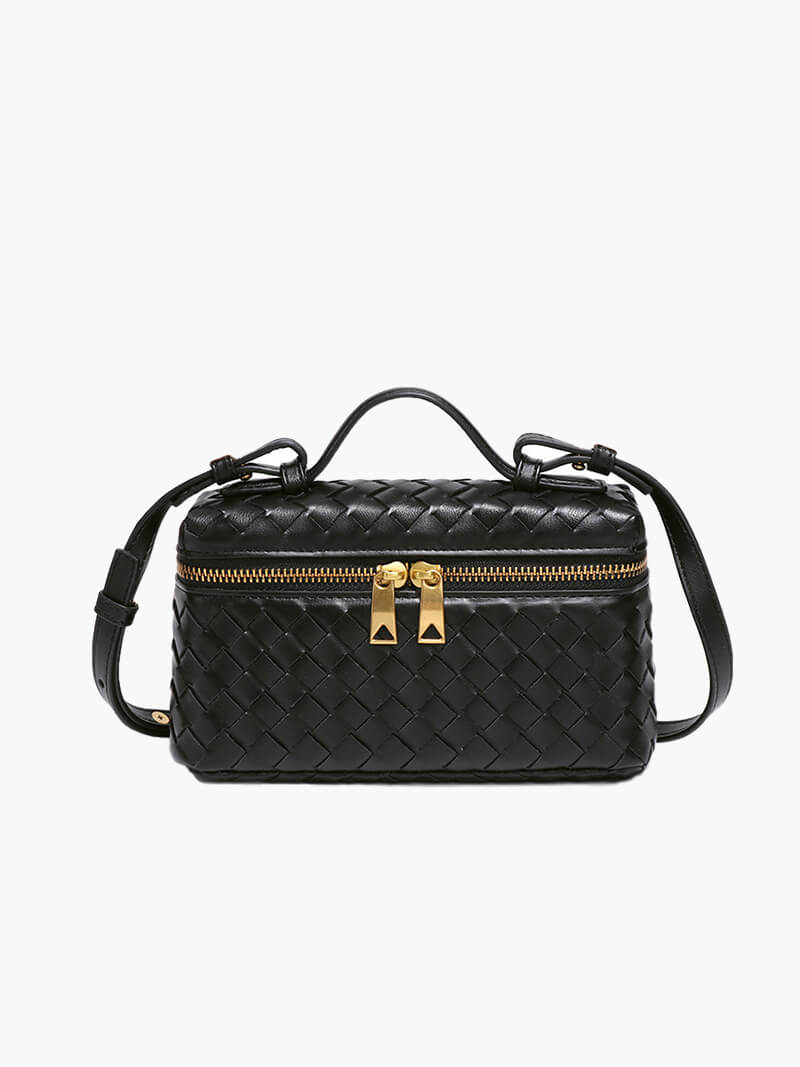 Gracefully Styled Bag for Any Occasion