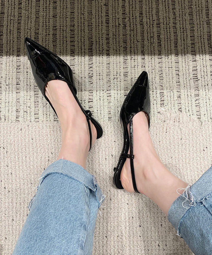 Well Tailored Sandals with a Graceful Silhouette