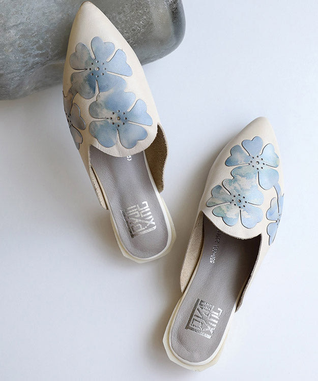 Classic Vintage Sandals with a Flattering Fit