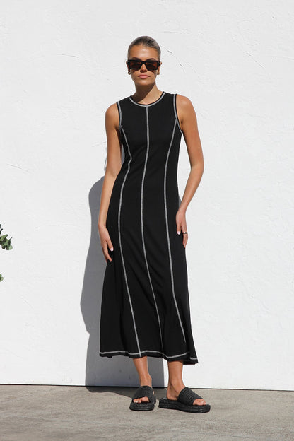 Classic Vintage Dress with a Flattering Fit