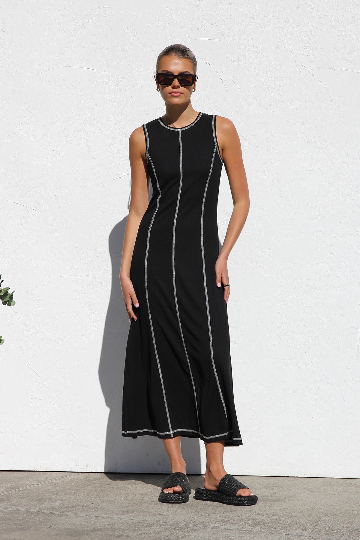 Gracefully Styled Dress for Any Occasion
