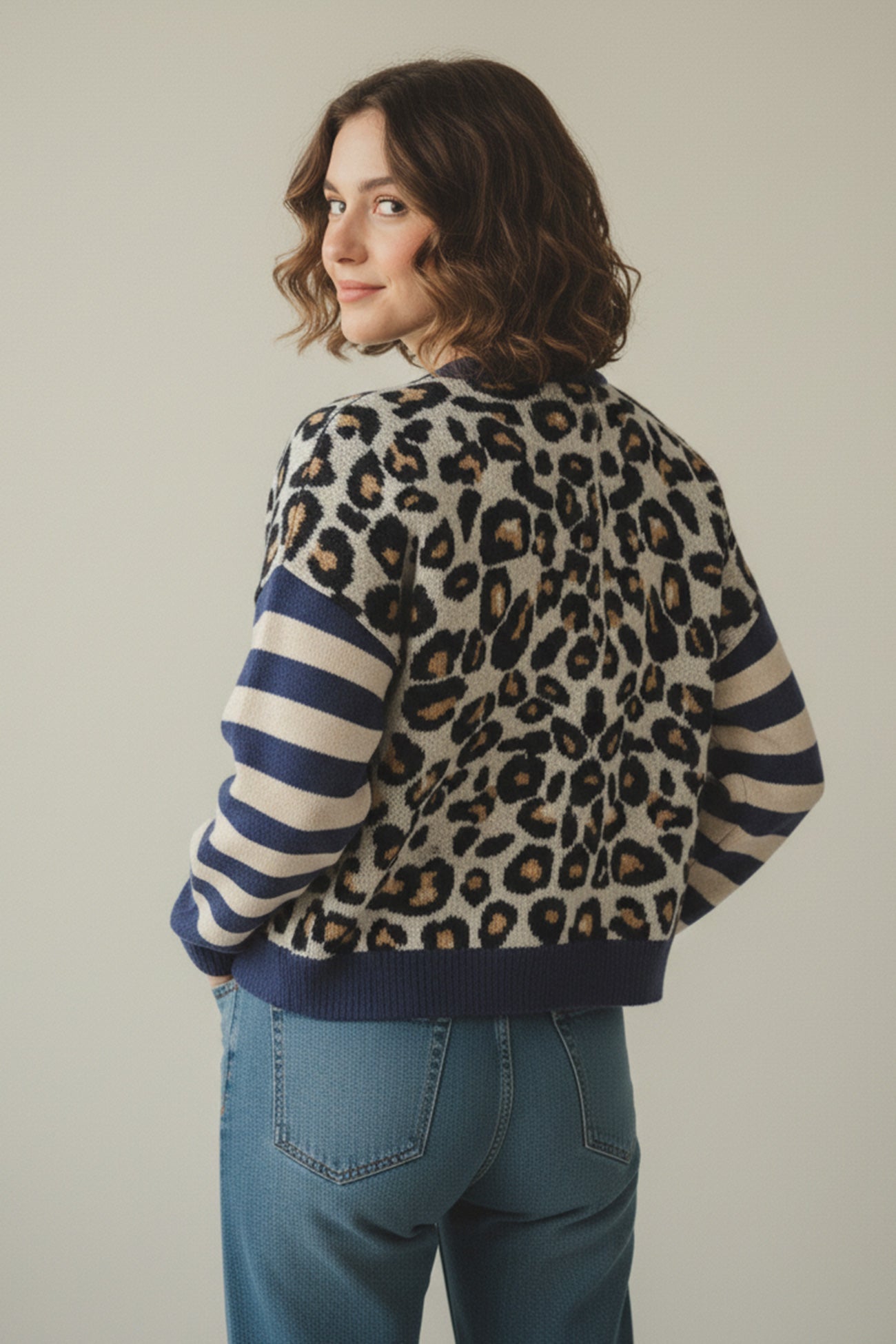 Effortlessly Elegant Cardigan with a Timeless Design