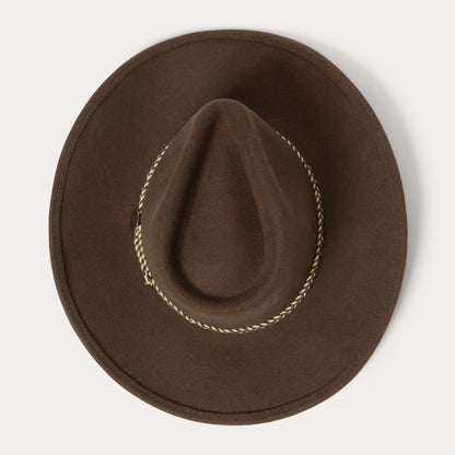 Gracefully Styled Garment for Any Occasion