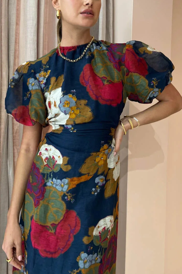 Effortlessly Elegant Garment with a Timeless Design