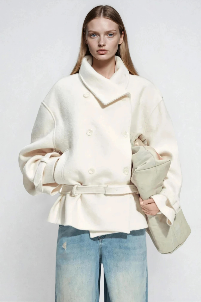 Gracefully Styled Jacket for Any Occasion