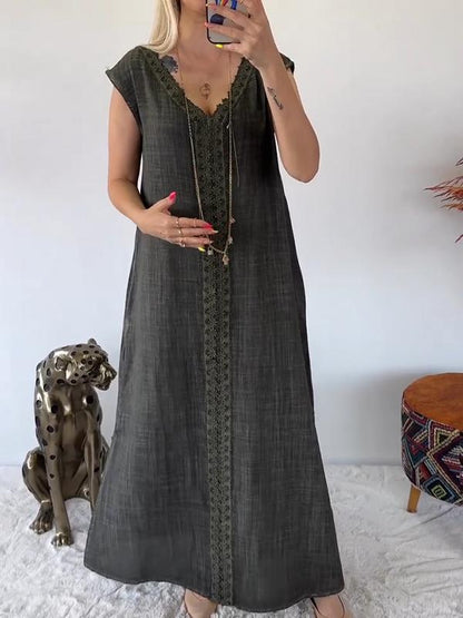 Beautifully Finished Dress in a Timeless Design