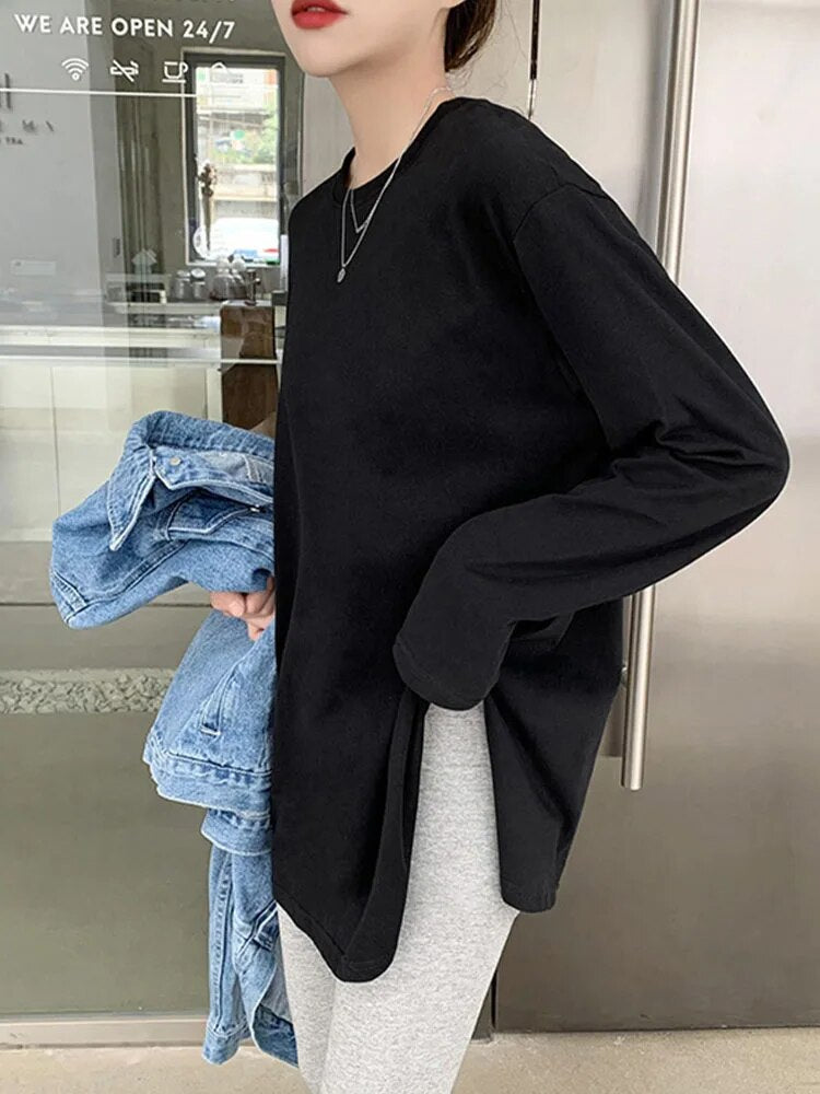 Well Tailored T-Shirt with a Graceful Silhouette