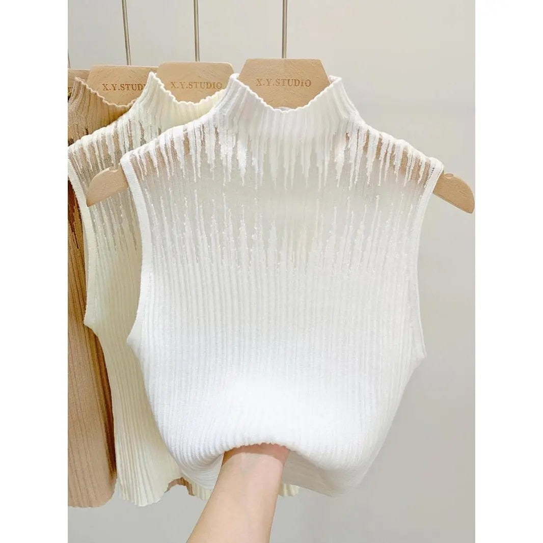 Effortlessly Elegant Top with a Timeless Design